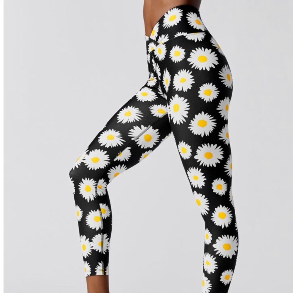YEAR OF OURS
DAISY VERONICA LEGGING Small